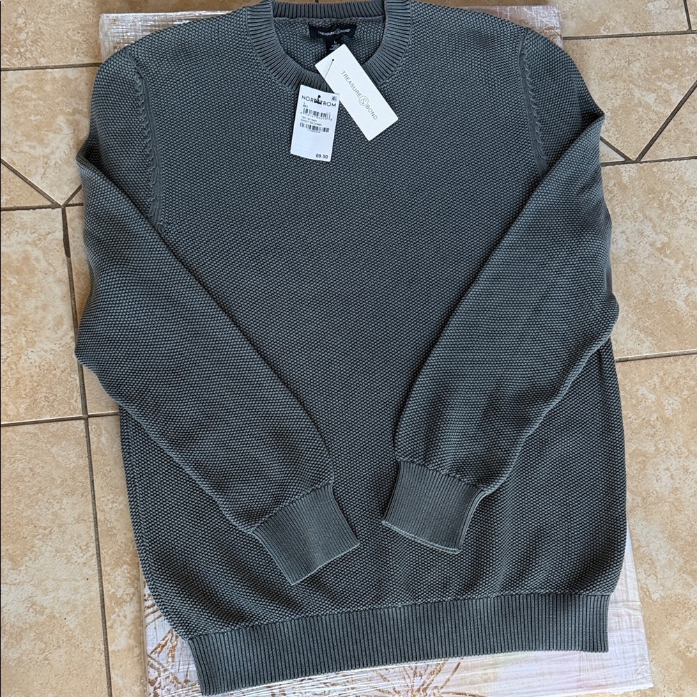 Treasure & Bond Nordstrom Grey Sweater . NEW with Tags .